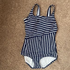 Lands End Womens Scoop Neck Sporty One Piece Swim- Navy&White Strip - size 8 DDD